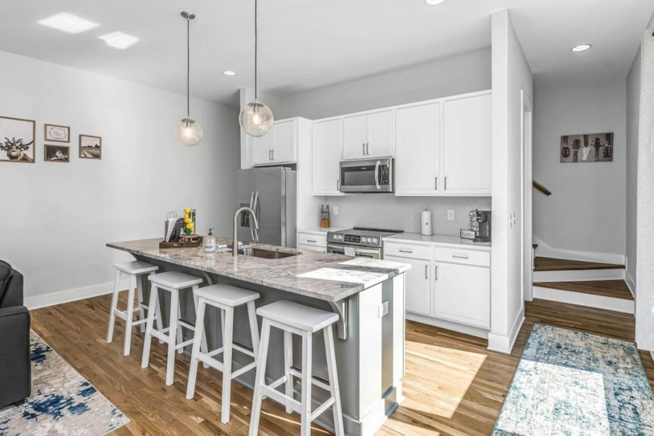 East Townhome 5min To Grand Ole Opry! Rooftop Deck, Grill, Tv And Golf * Nashville