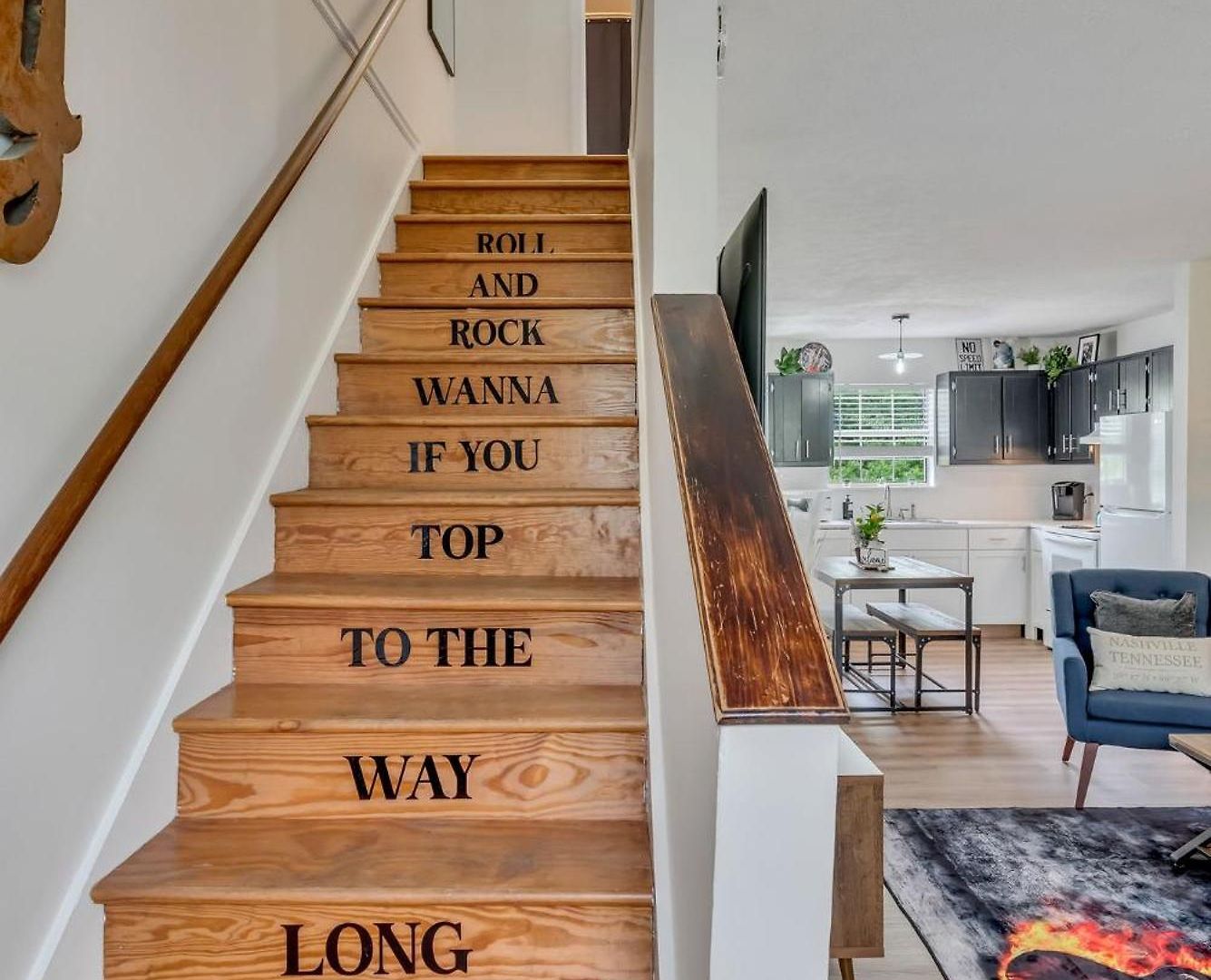 East Nash 12 Mins To Broadway Sleeps 6 Villa