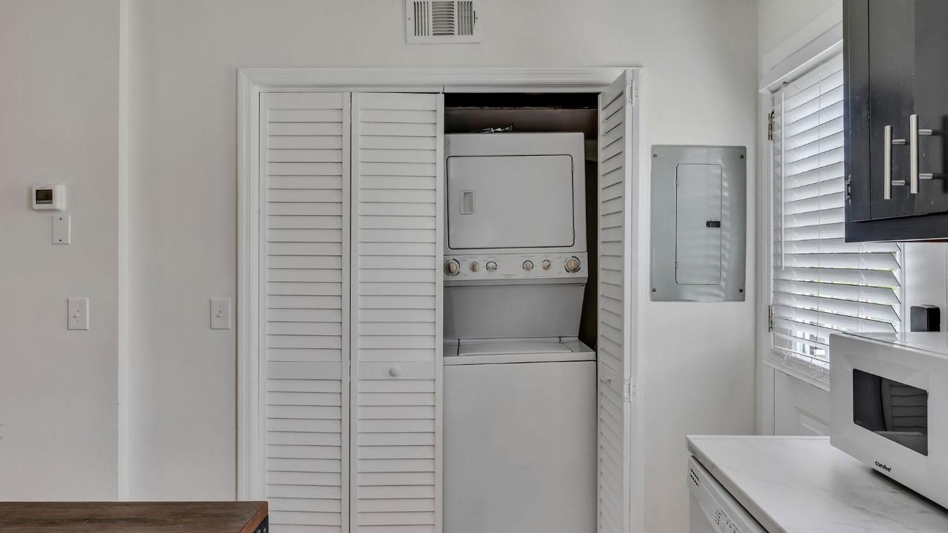 East Nash 12 Mins To Broadway Sleeps 6 Villa