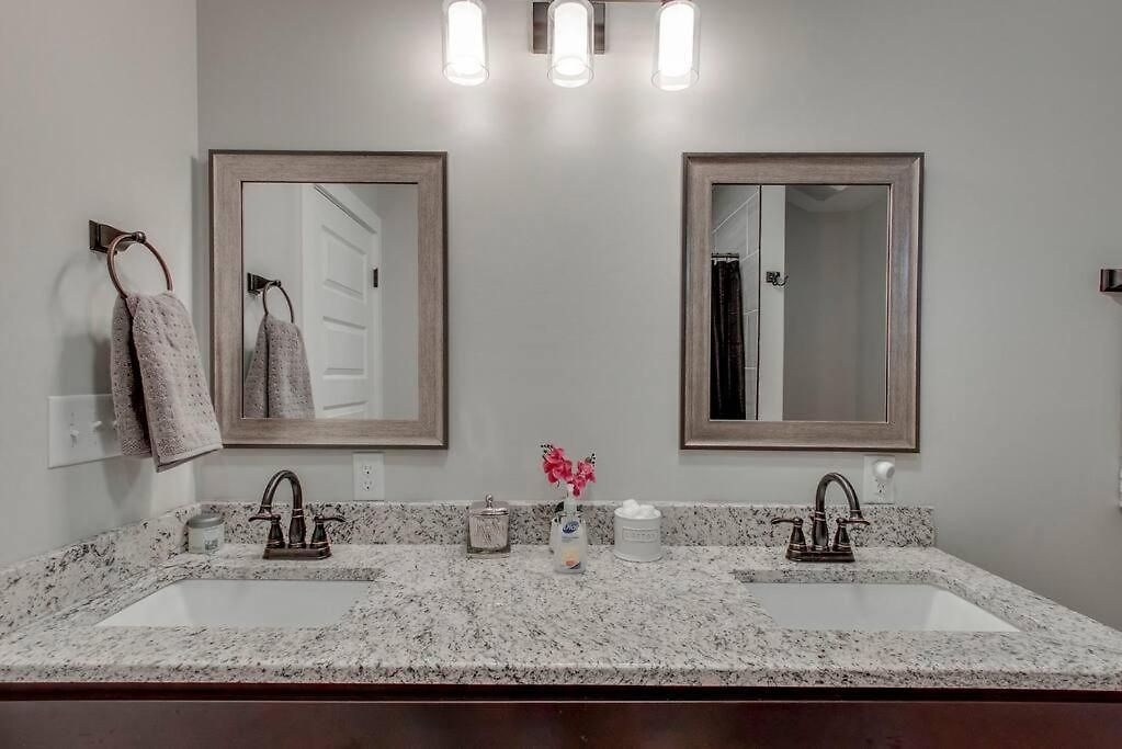 Holiday home New Spacious 2 Miles From Downtown Nashville