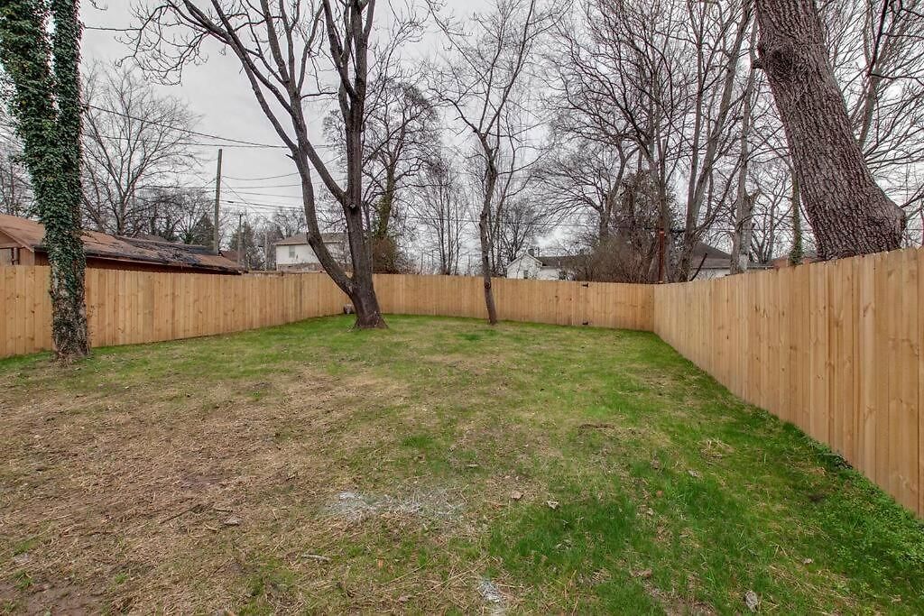 New Spacious 2 Miles From Downtown Holiday home Nashville