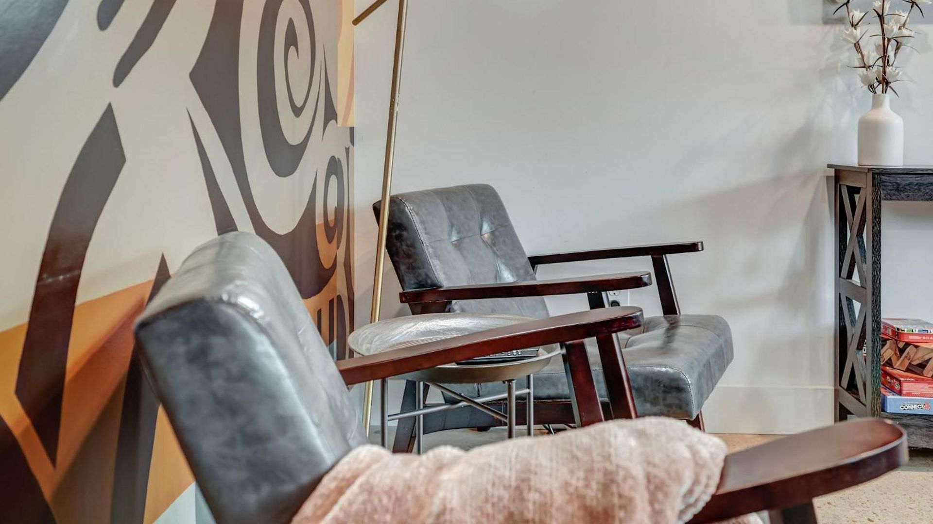 New With 2 Beds 7 Mins To Dt *