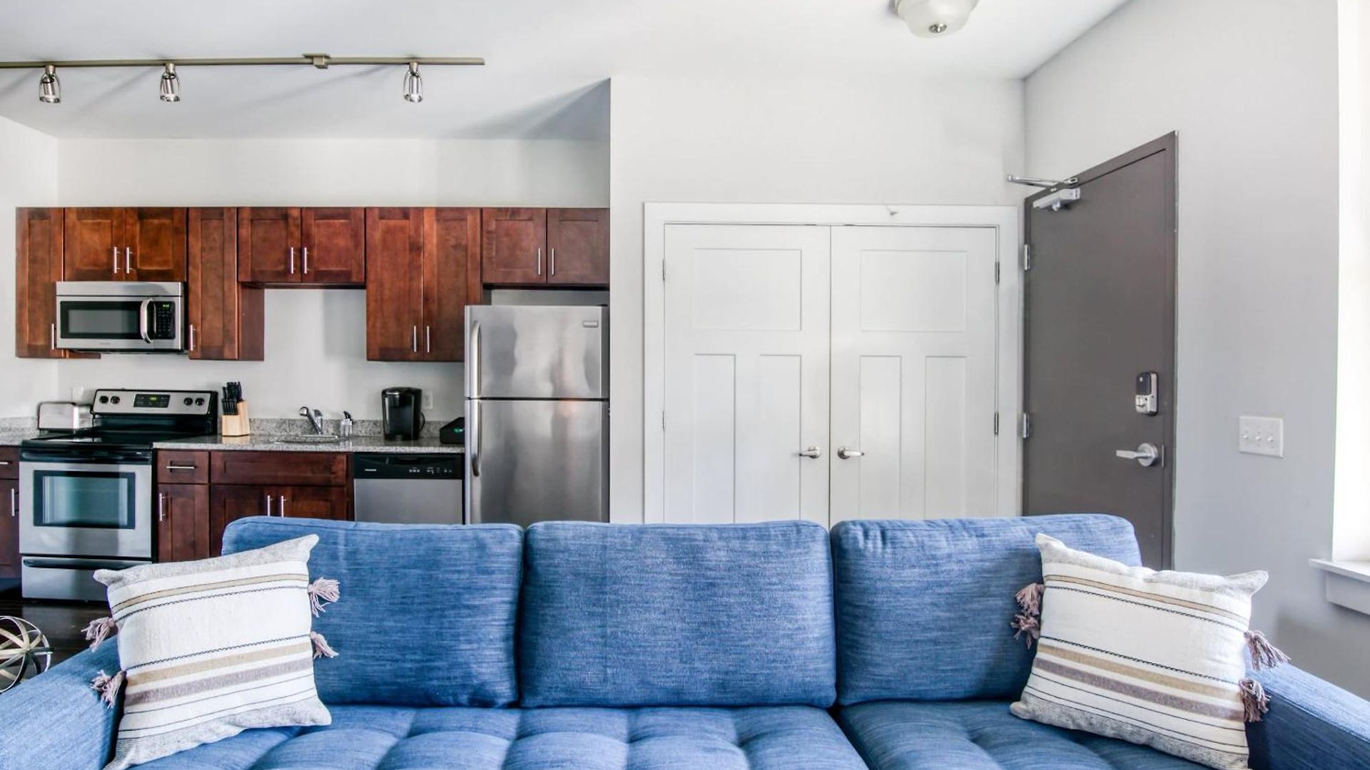 Cozysuites Music Row Modern 1br In Nashville! 02 Apartment