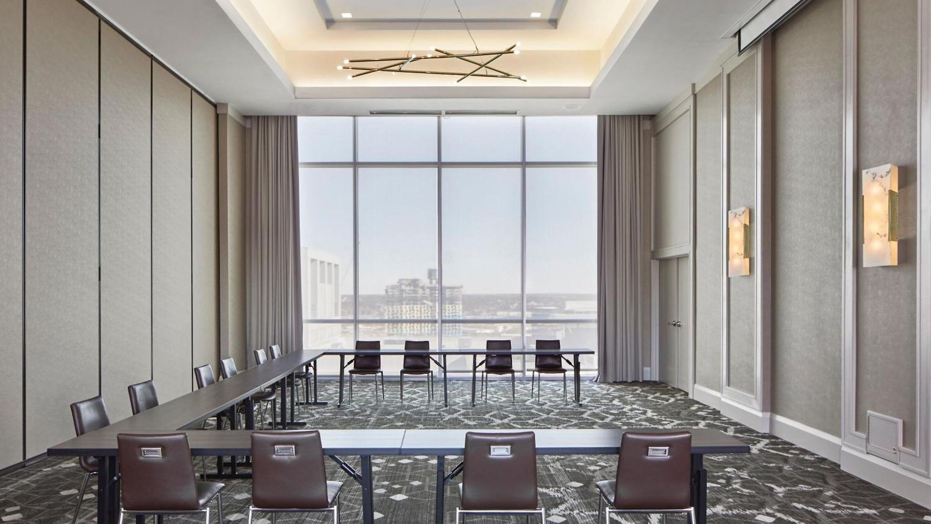 By Marriott Downtown/convention Center Hotel 3*