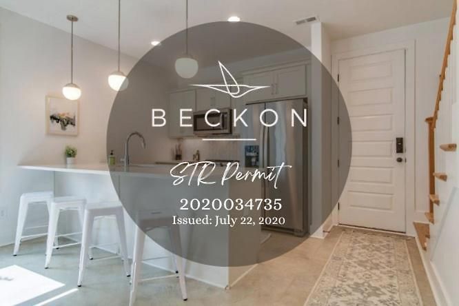 Holiday home Charming East Duplex For 20 *