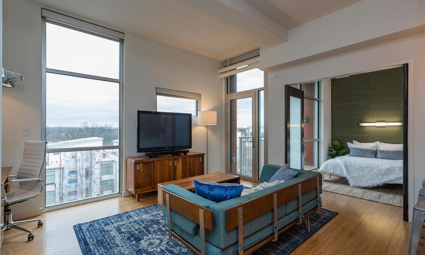 Artsy Extended Retreat Downtown