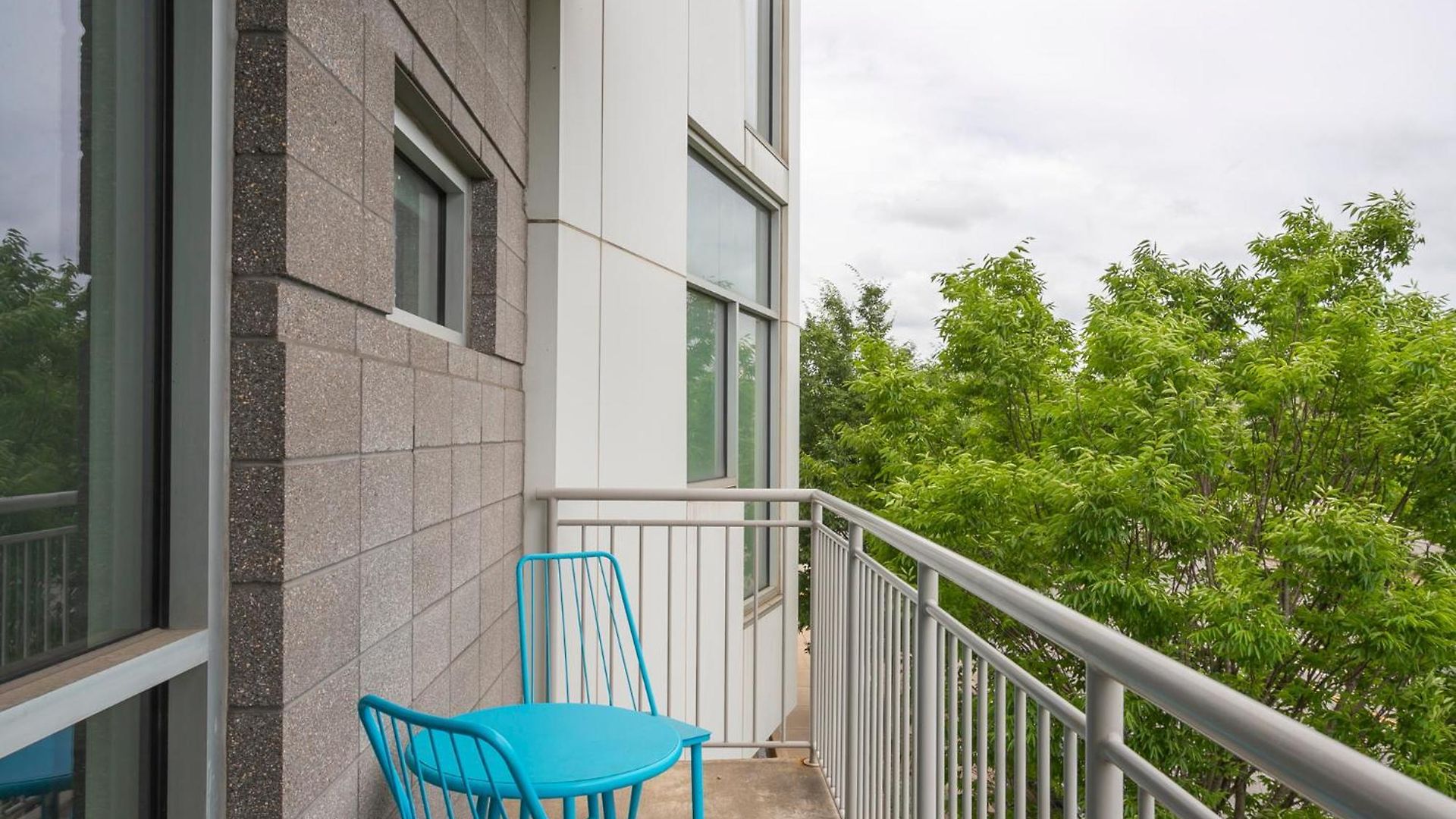 Unfurnished Amazing Layout W Balcony & Storage 30 Day Minimum Holiday home *