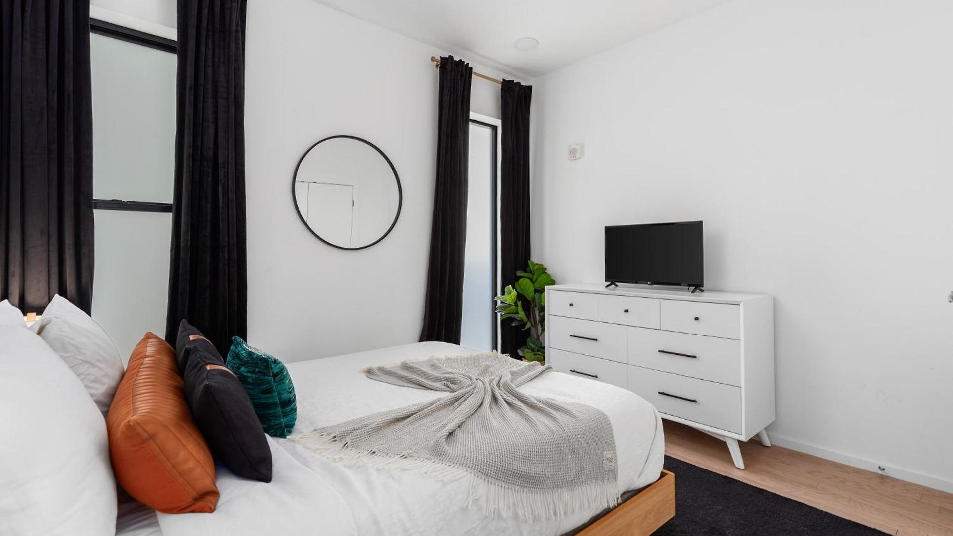 Holiday home River View High-end With Private Patio And Free Parking