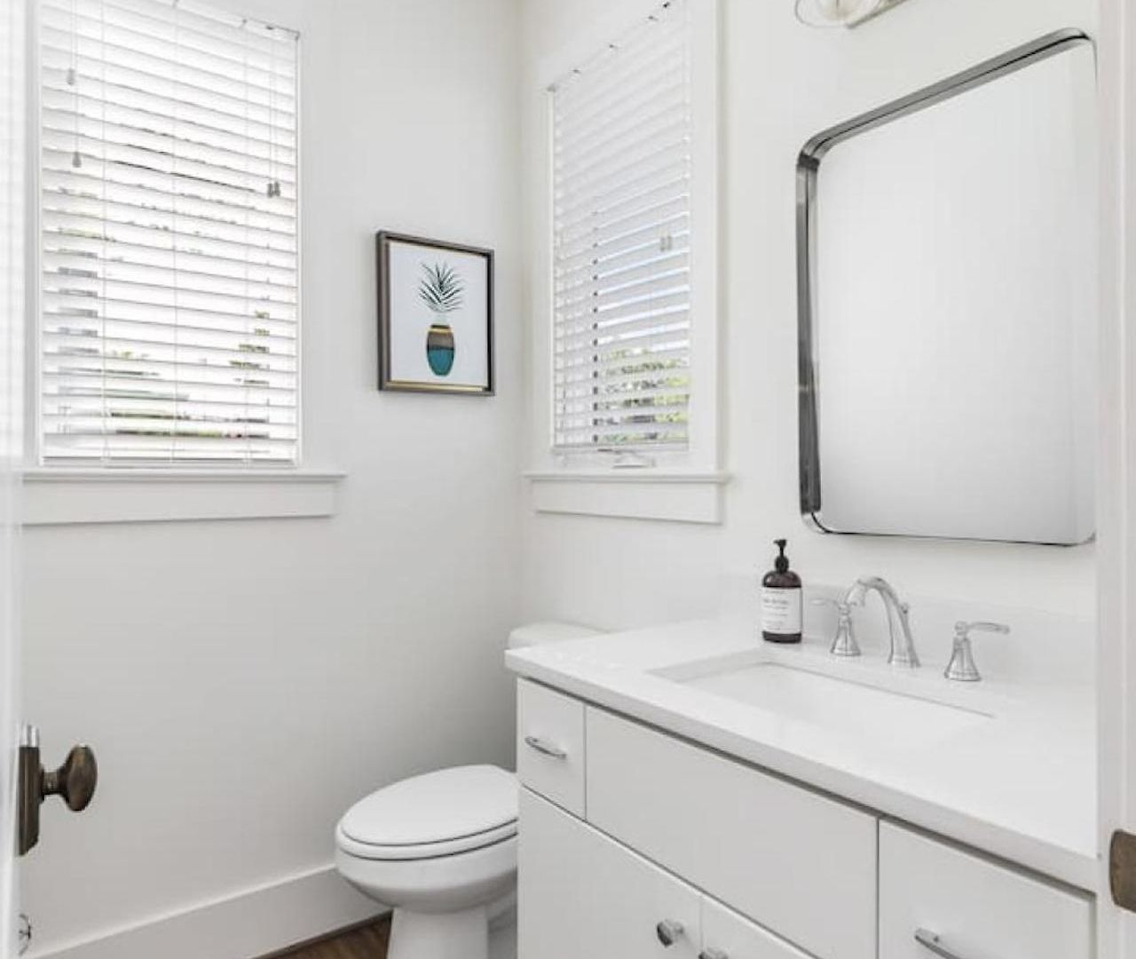 Walk To Belmont, 12 South With Private Patio And Garage