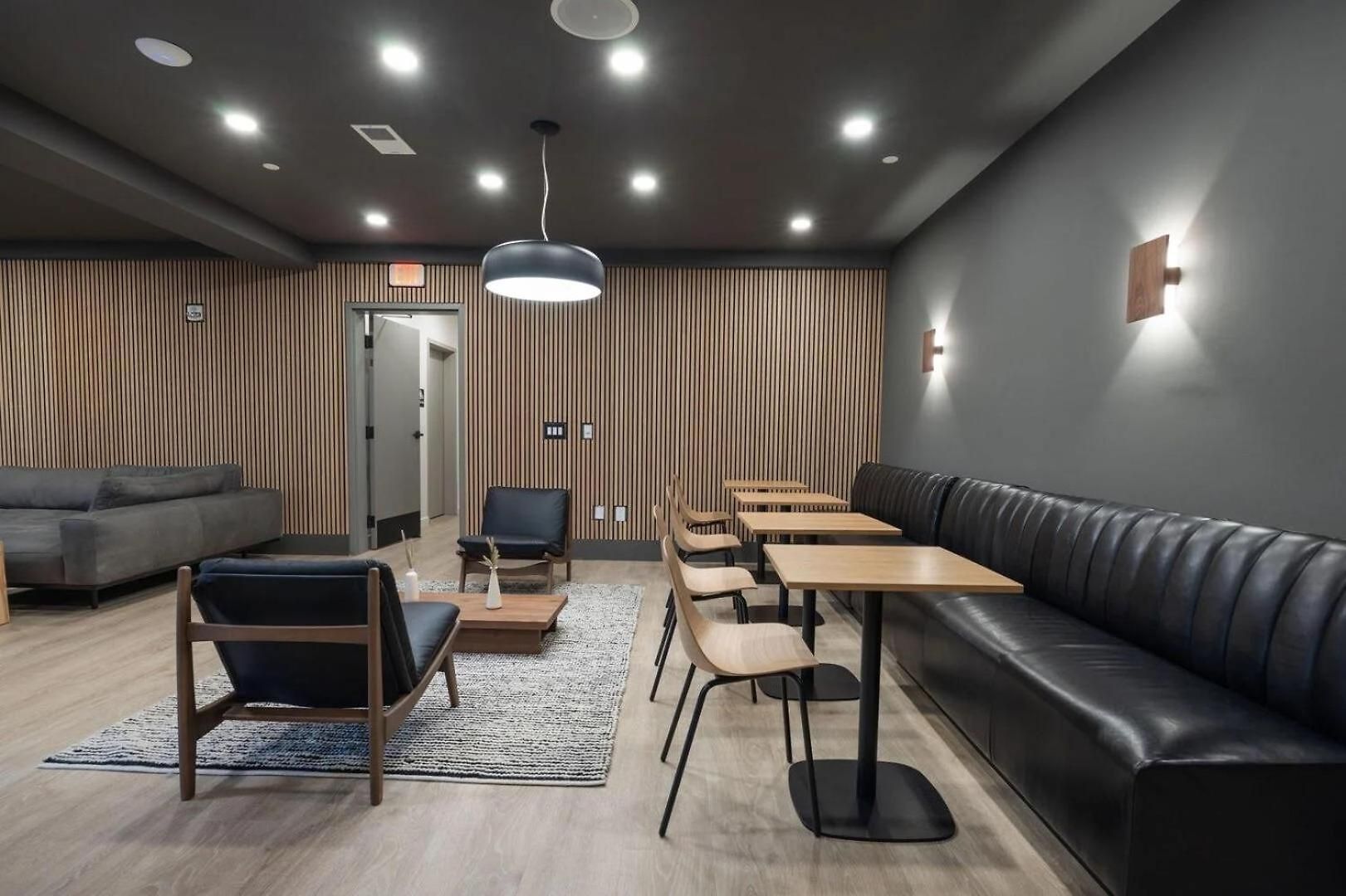 - 635 7th Ave S Unit 608