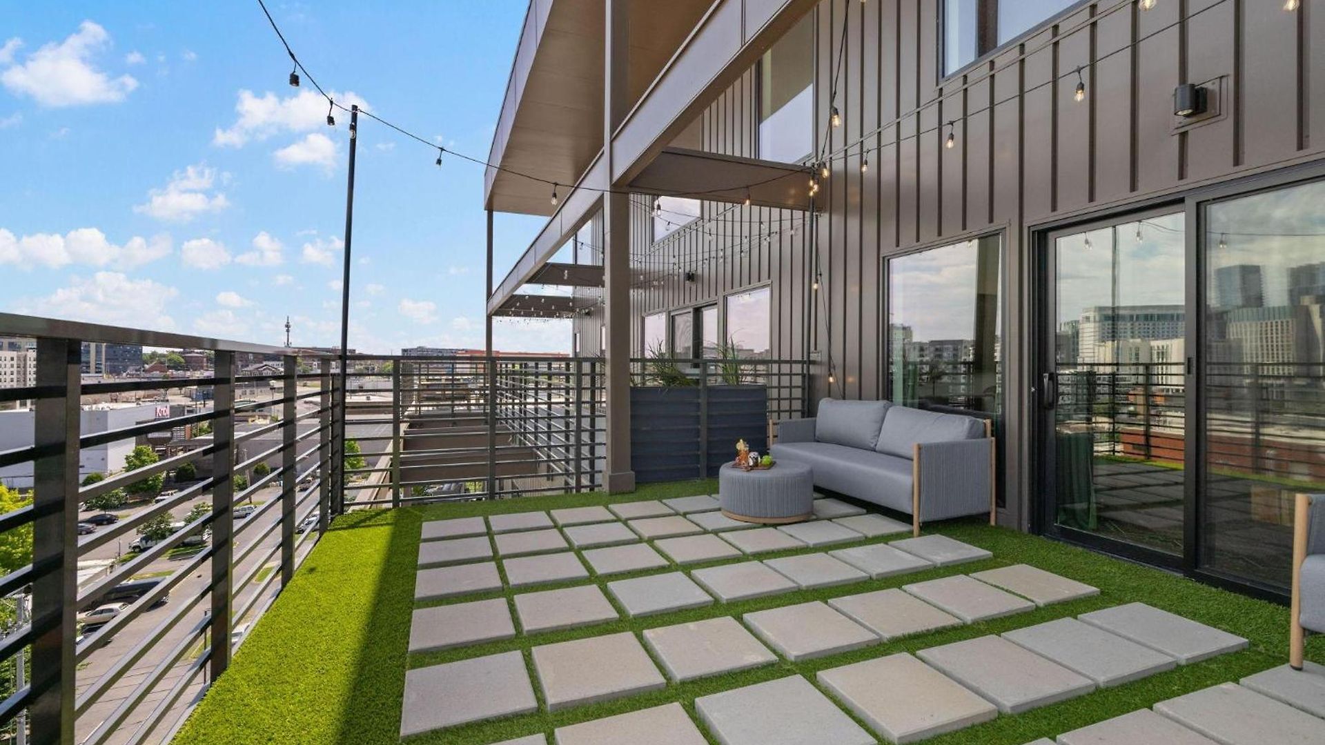Holiday home - 635 7th Ave S Unit 608 Nashville
