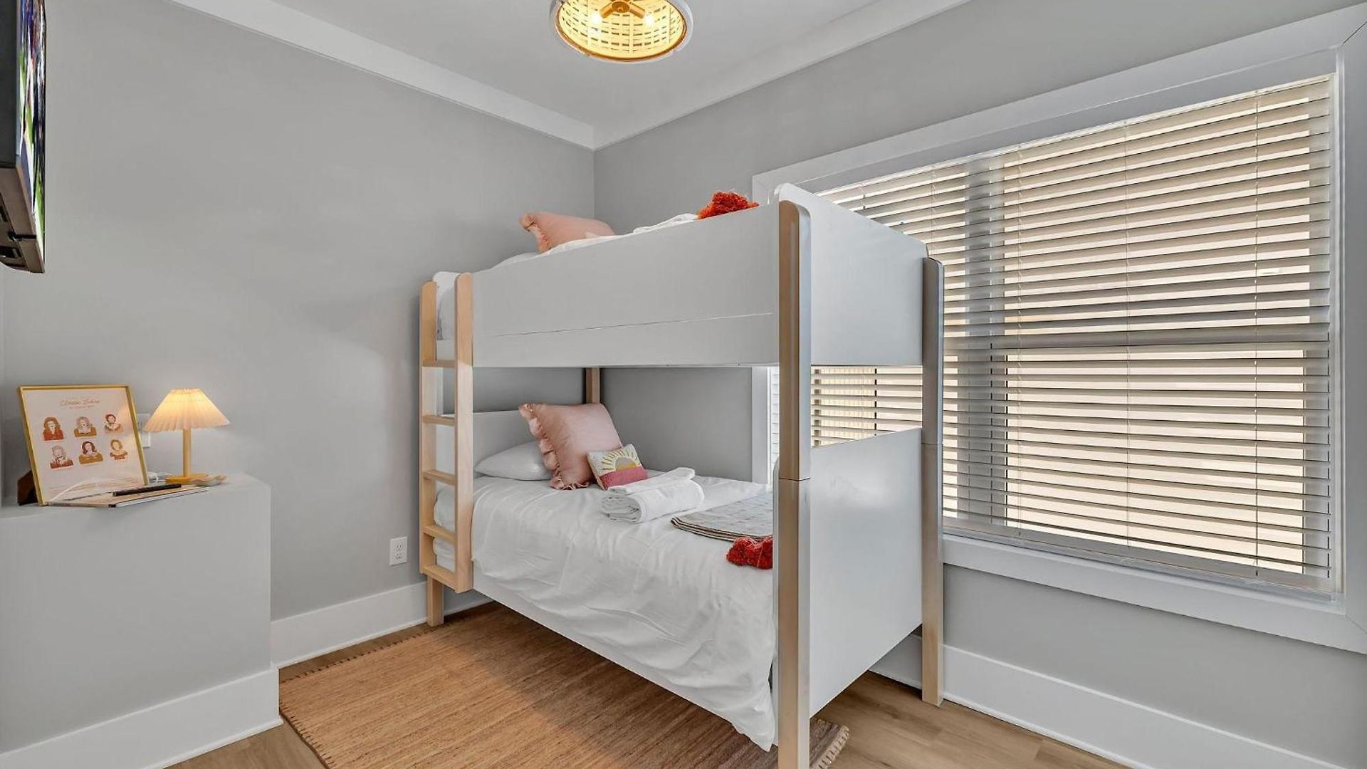 Ensemble-4 Unit Combo-8 Mins To Broadway Holiday home *