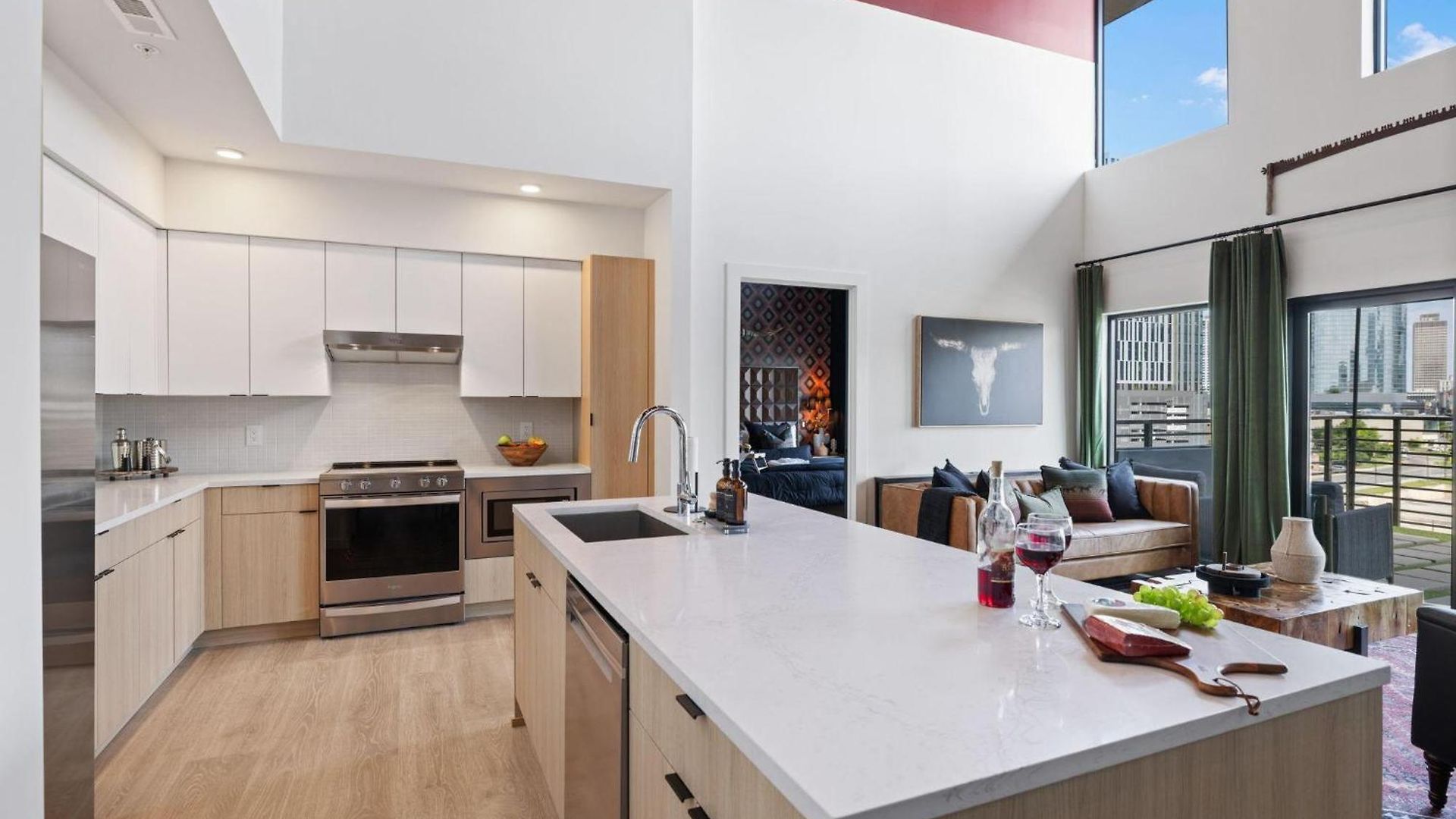 - 635 7th Ave S Unit 608