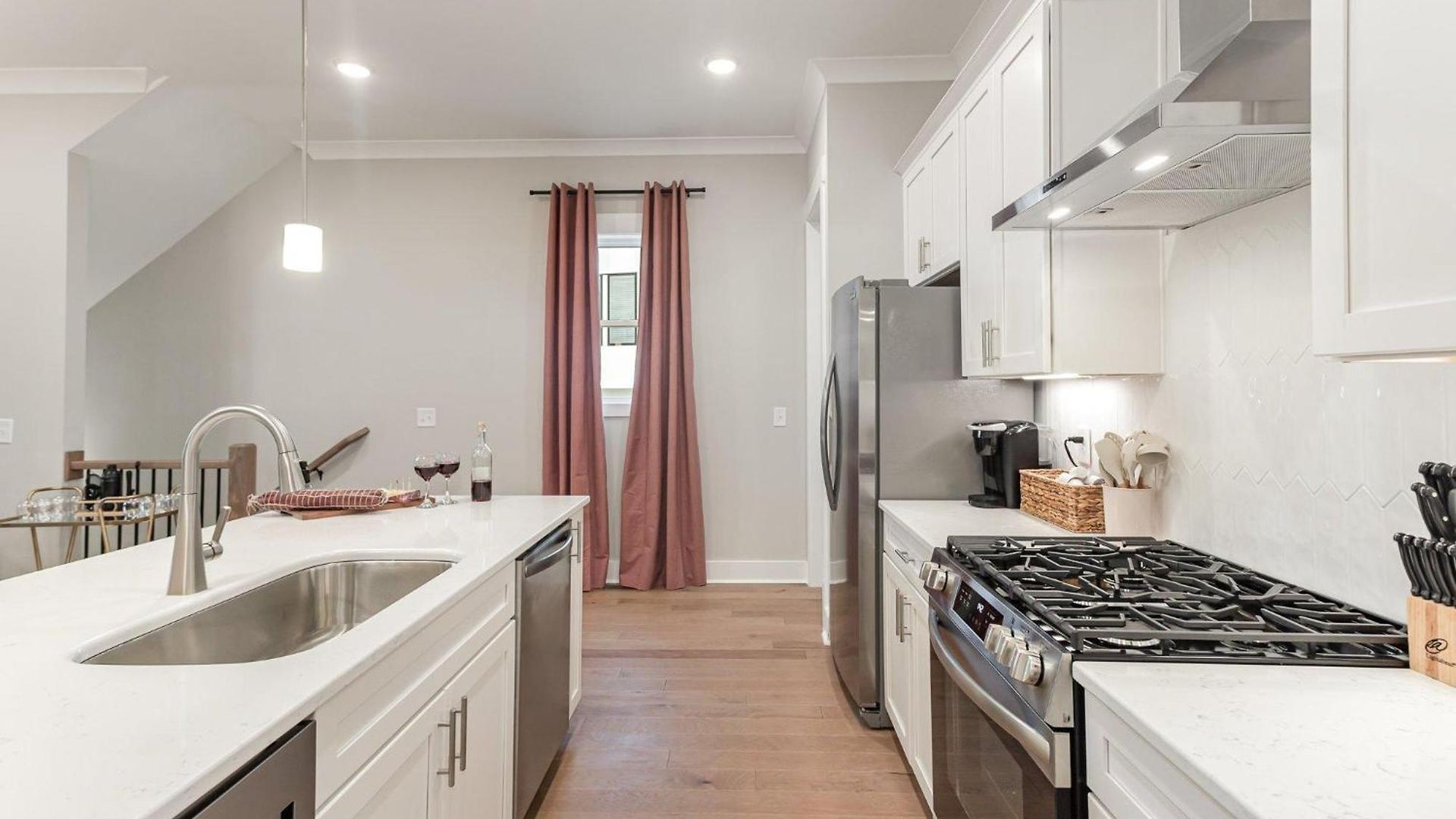 Gns Essentials - - 223 Oceola Ave #13 Nashville