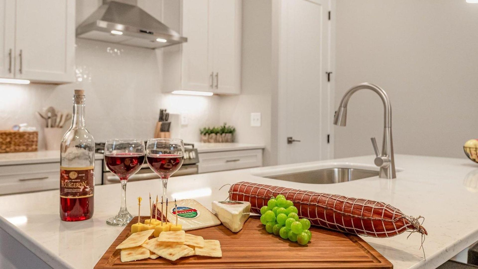 Gns Essentials - - 223 Oceola Ave #13 * Nashville