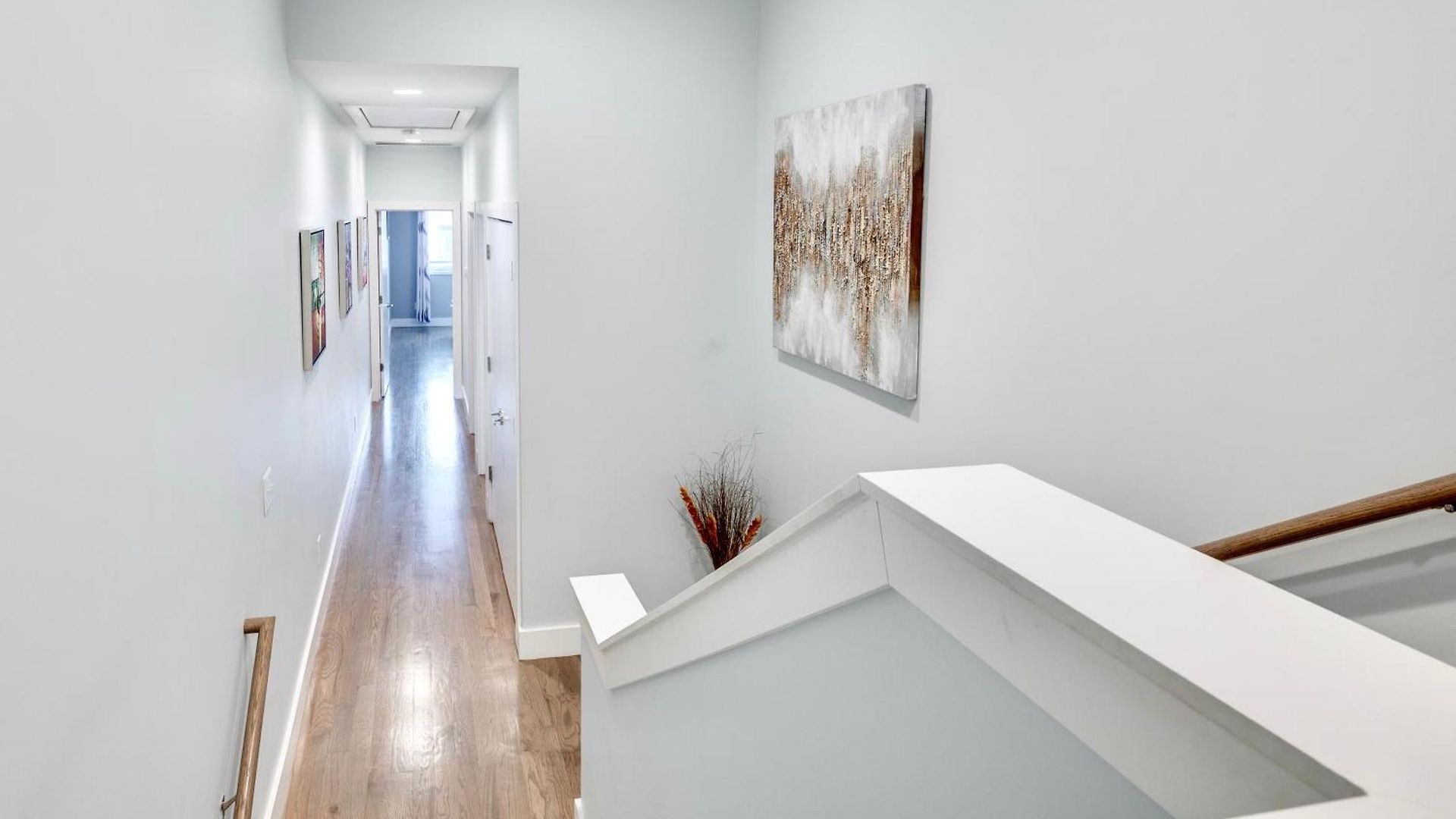 Modern - Mins To Broadway Holiday home