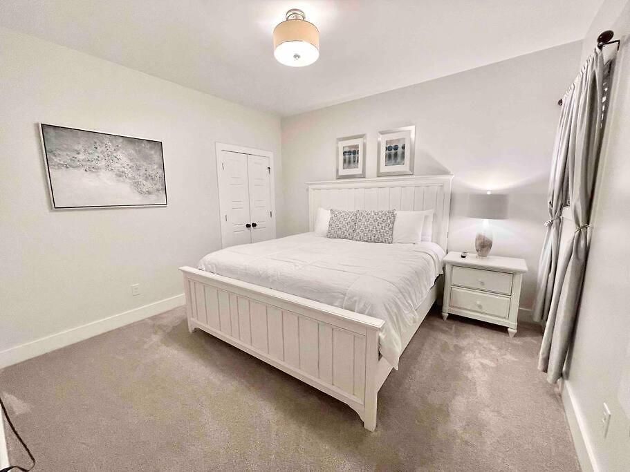 Holiday home New Luxury Big House Near Gulch 4 King 4 Queen 2 Twin