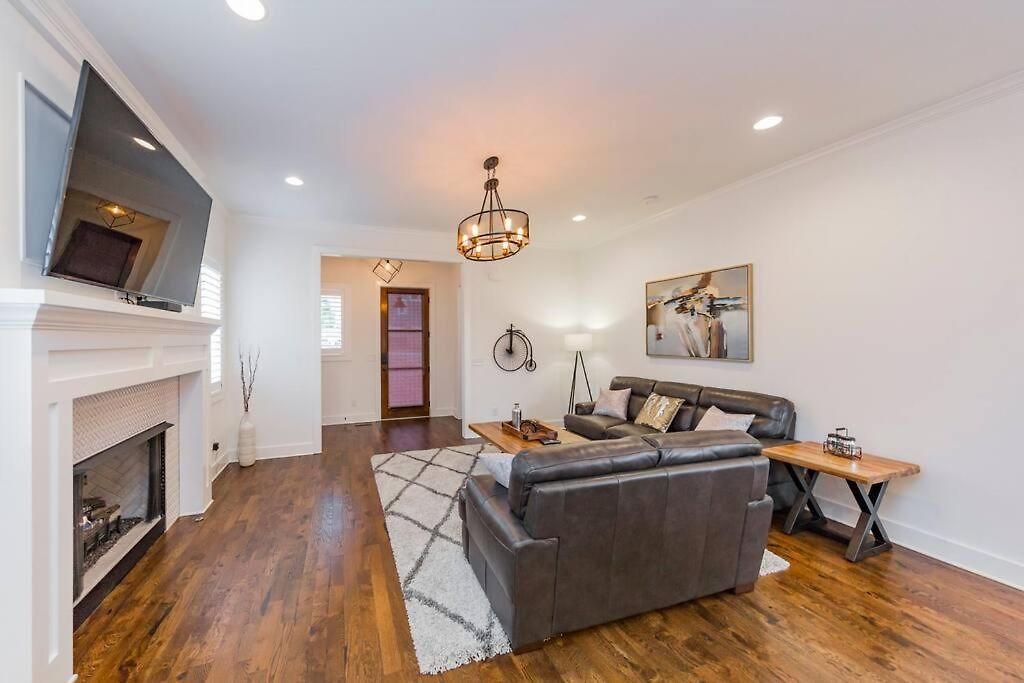 New Luxury Big House Near Gulch 4 King 4 Queen 2 Twin * Nashville