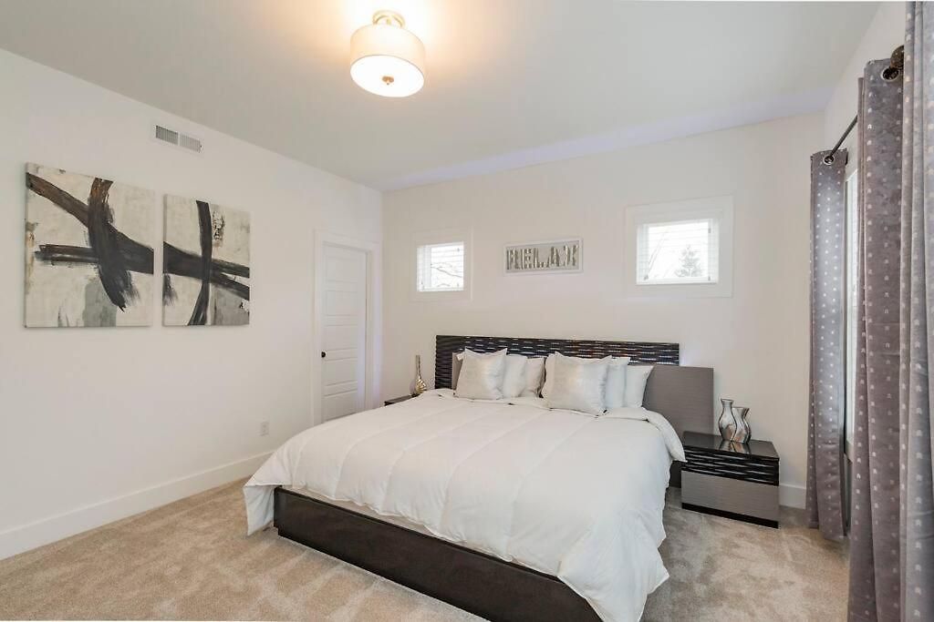 New Luxury Big House Near Gulch 4 King 4 Queen 2 Twin