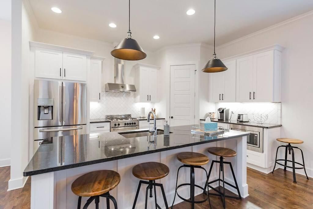 New Luxury Big House Near Gulch 4 King 4 Queen 2 Twin Holiday home