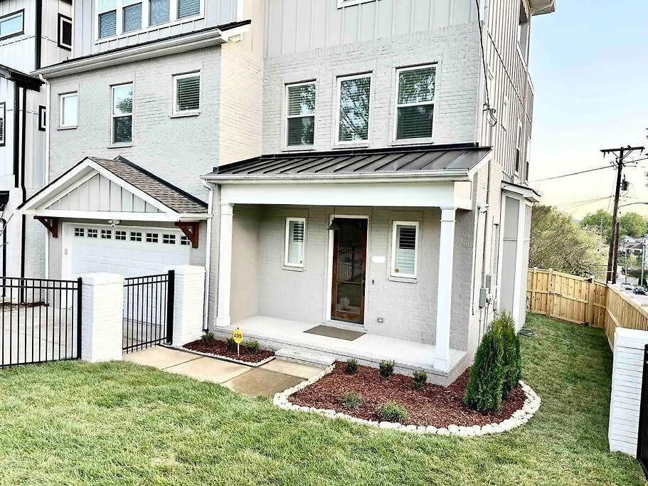 New Luxury Big House Near Gulch 4 King 4 Queen 2 Twin * Nashville