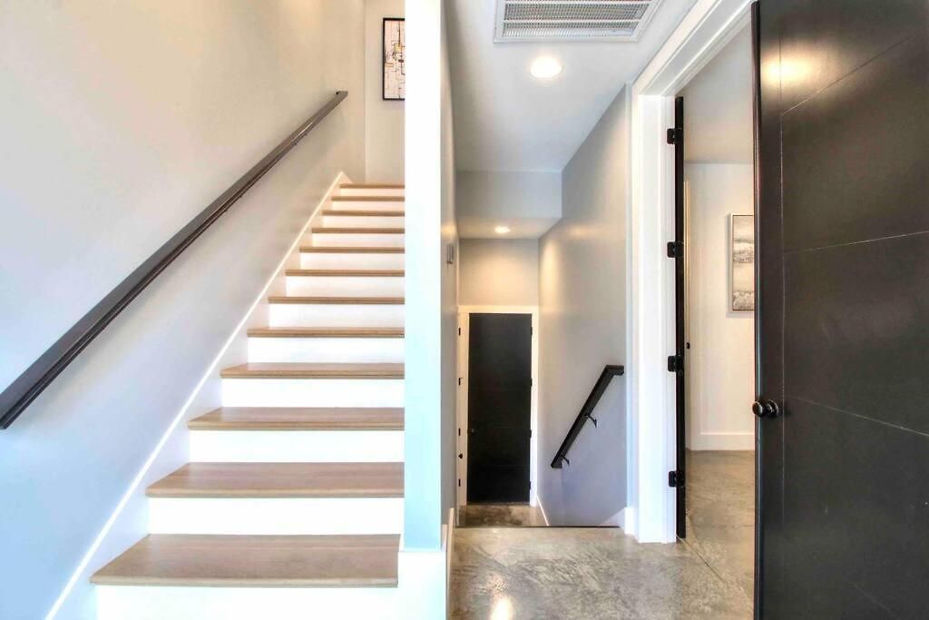 Holiday home Luxurious Morden Loft Huge Rooftop & Skyline Views Nashville