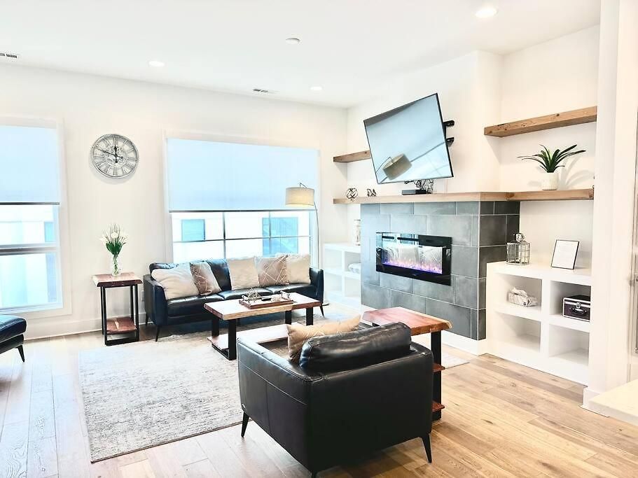 Luxurious Morden Loft Huge Rooftop & Skyline Views Holiday home *