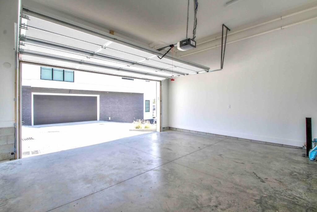 Luxurious Morden Loft Huge Rooftop & Skyline Views Holiday home Nashville