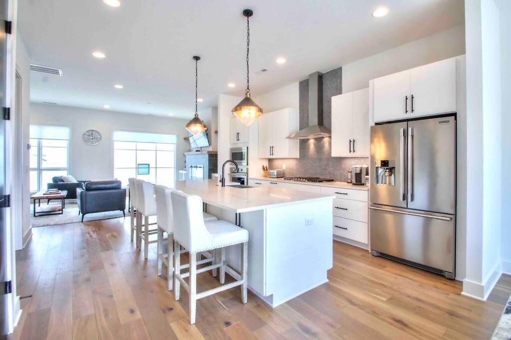 Luxurious Morden Loft Huge Rooftop & Skyline Views