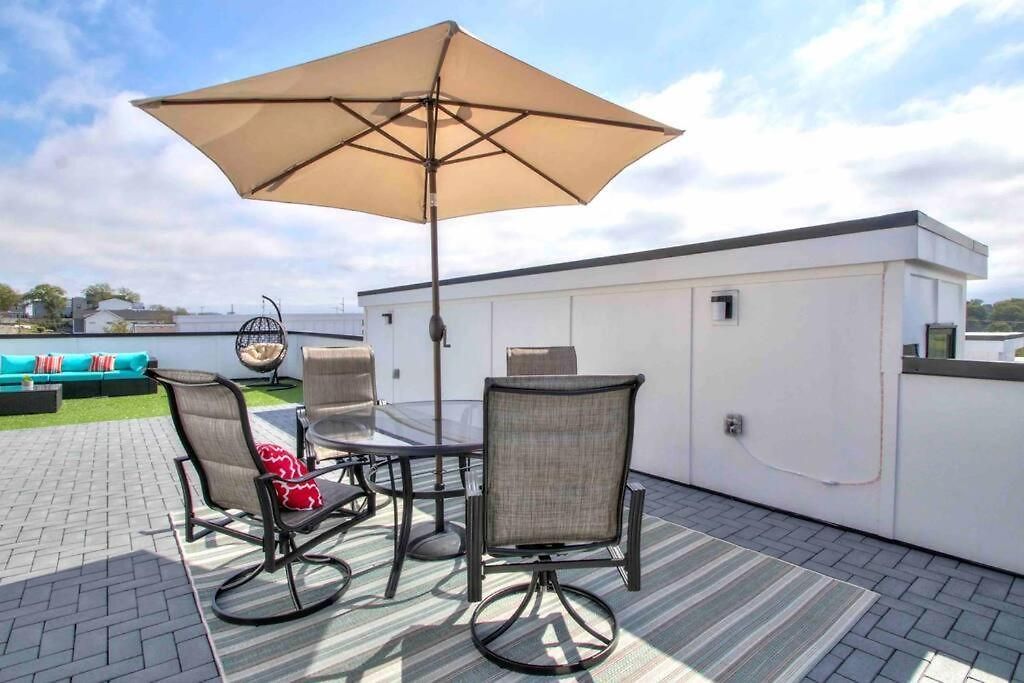 Luxurious Morden Loft Huge Rooftop & Skyline Views Holiday home Nashville
