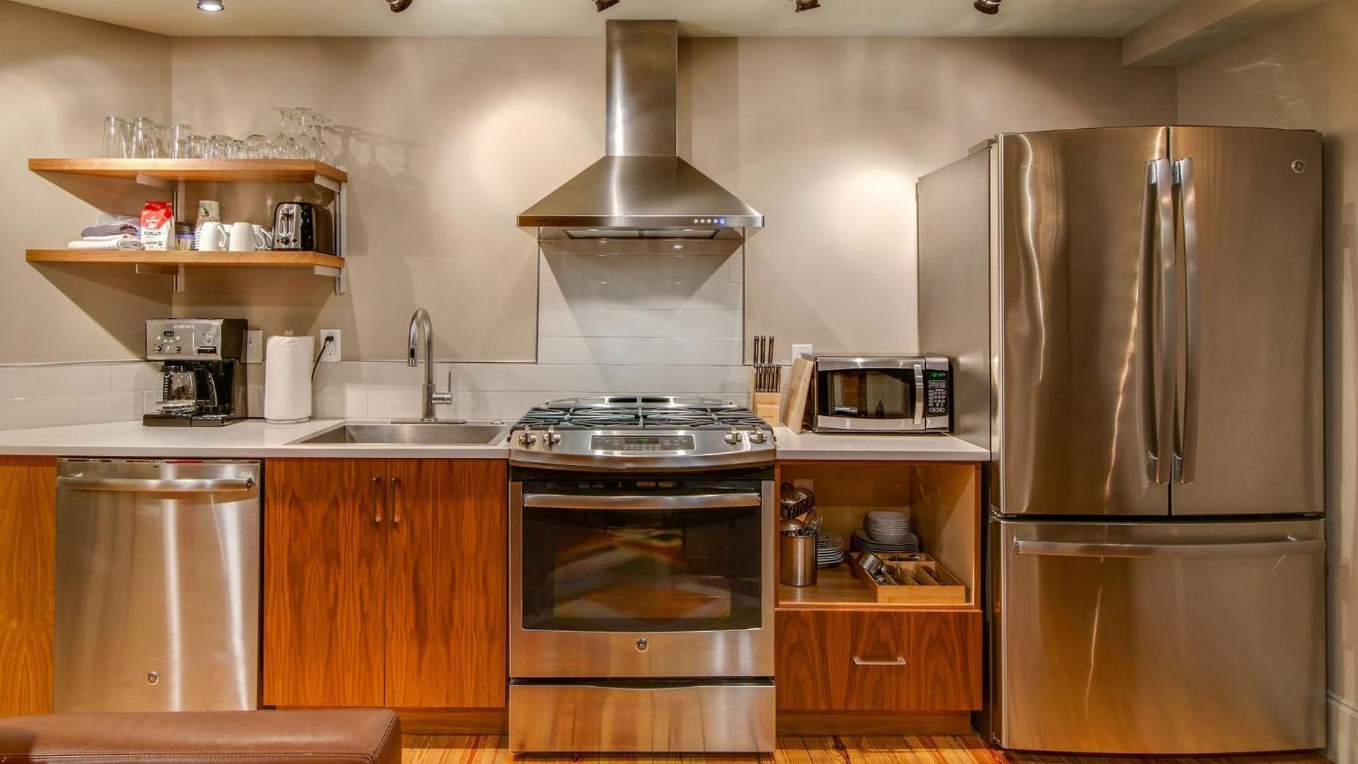 Aparthotel Riverfront Lofts