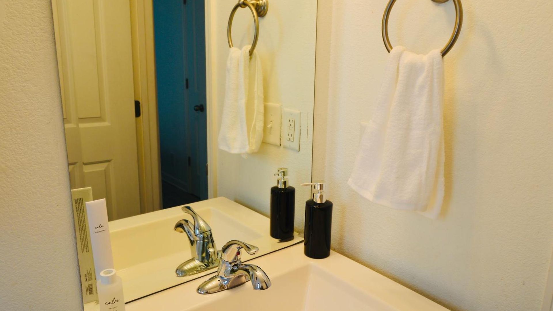 Beautiful Condo,minutes From Broadway Sleep 6! Nashville