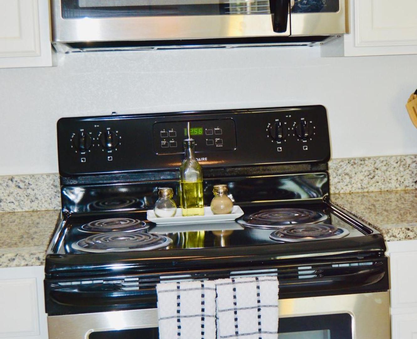Beautiful Condo,minutes From Broadway Sleep 6! *