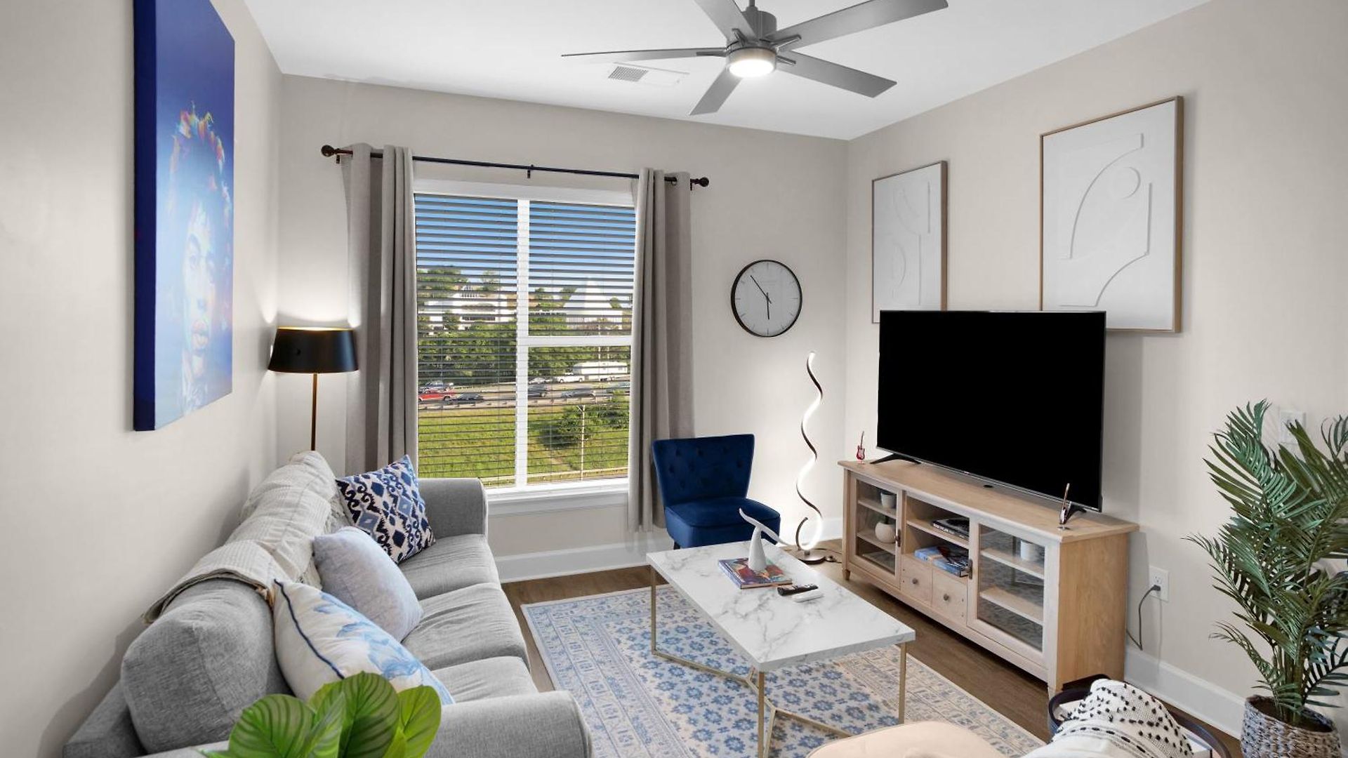 Hendrix Pool Gym Free Parking Apartment *