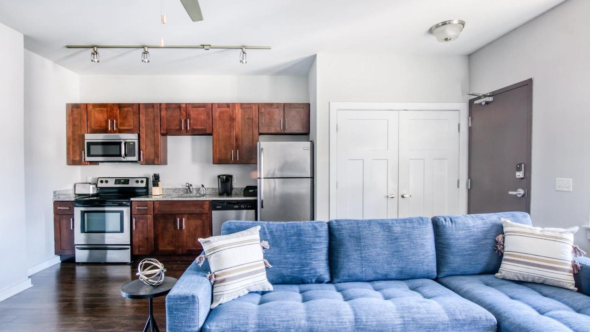 Cozysuites Music Row Modern 1br In Nashville! 47 *