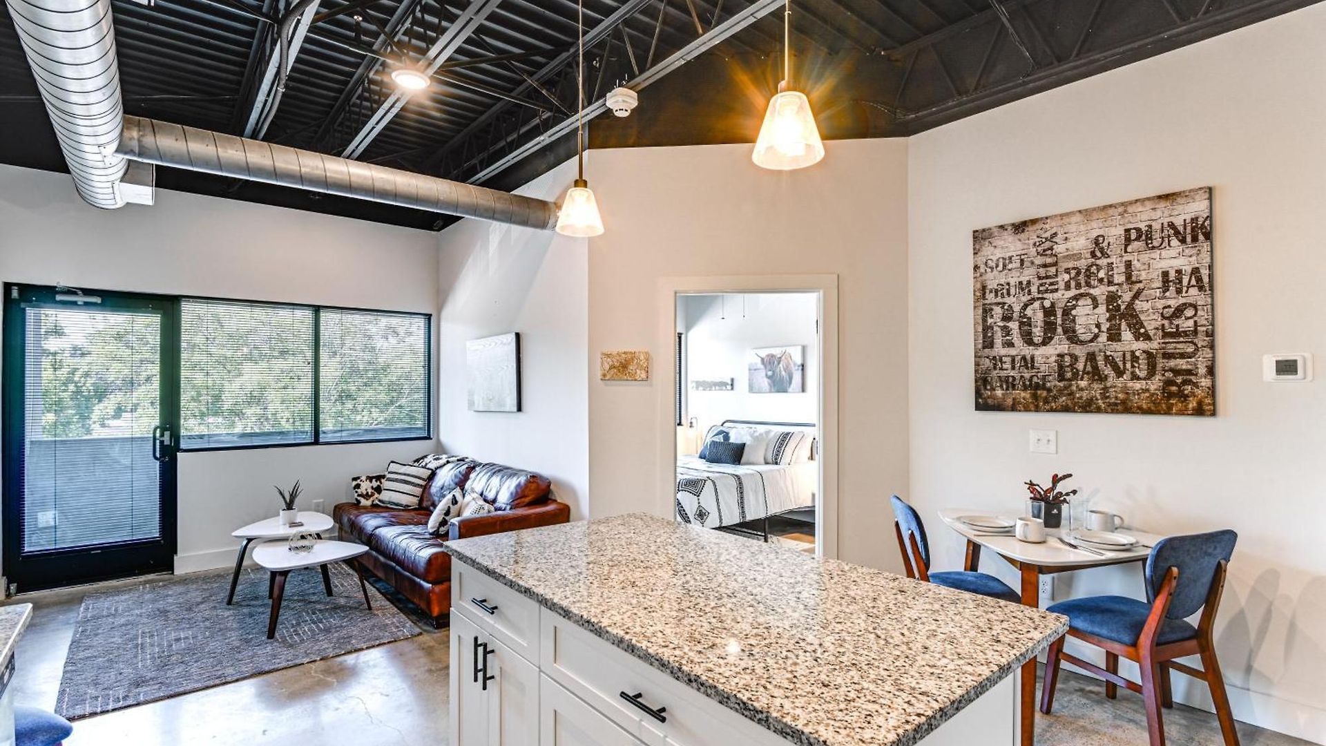 Modern Condo: 5 Mi To Downtown! *