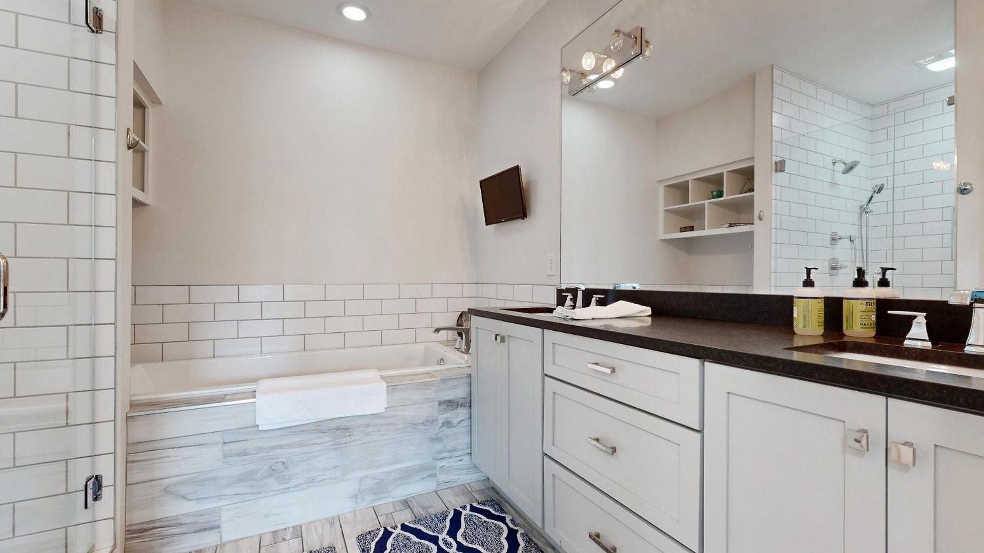 Brick Manor Unit A *