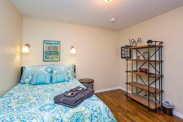 3 Bedroom Only 3 Miles From Downtown