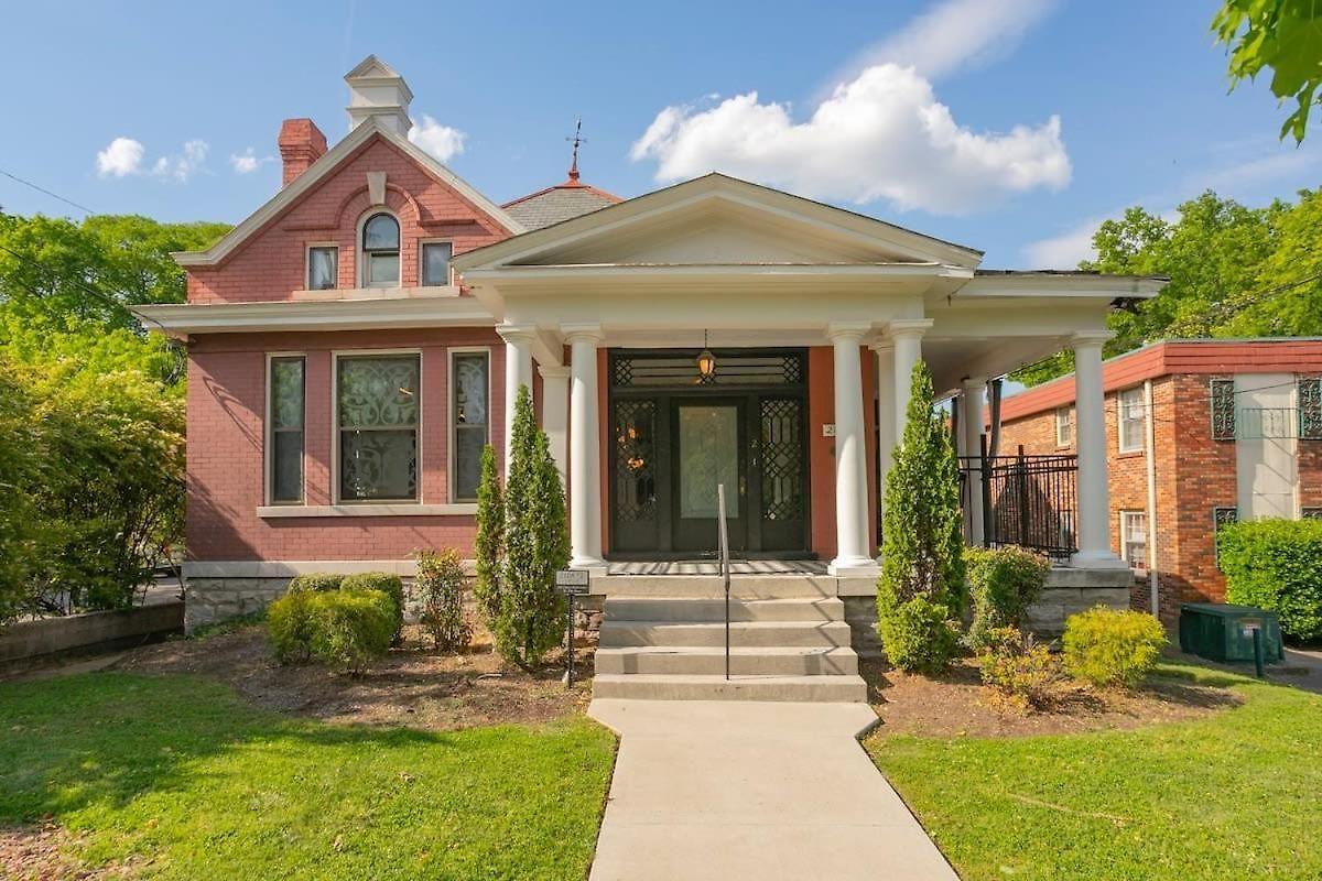 Holiday home Historic Jewel Walk To Eats & Shops Nashville