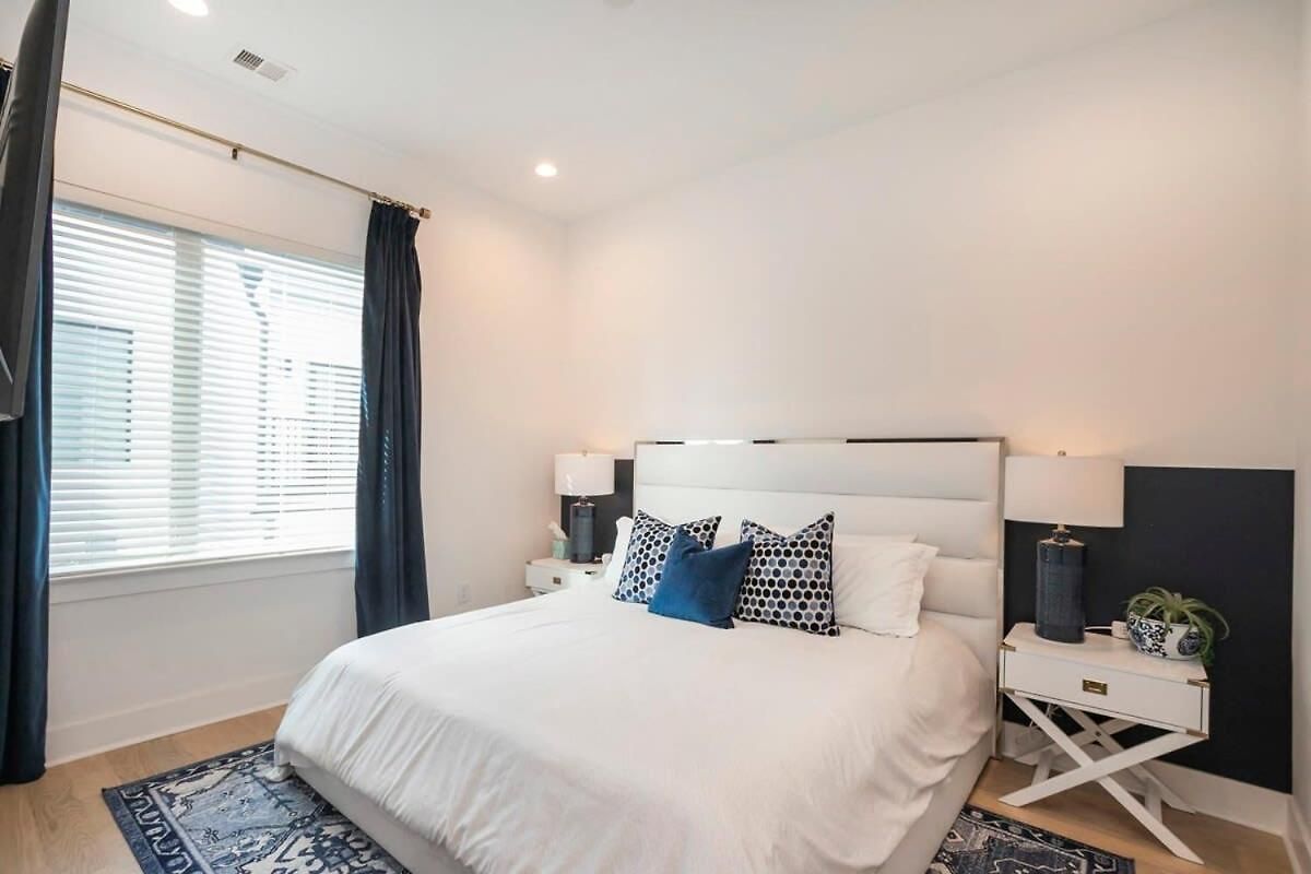 Holiday home 1 5 Miles To Broadway Rooftop Deck W Views Nashville