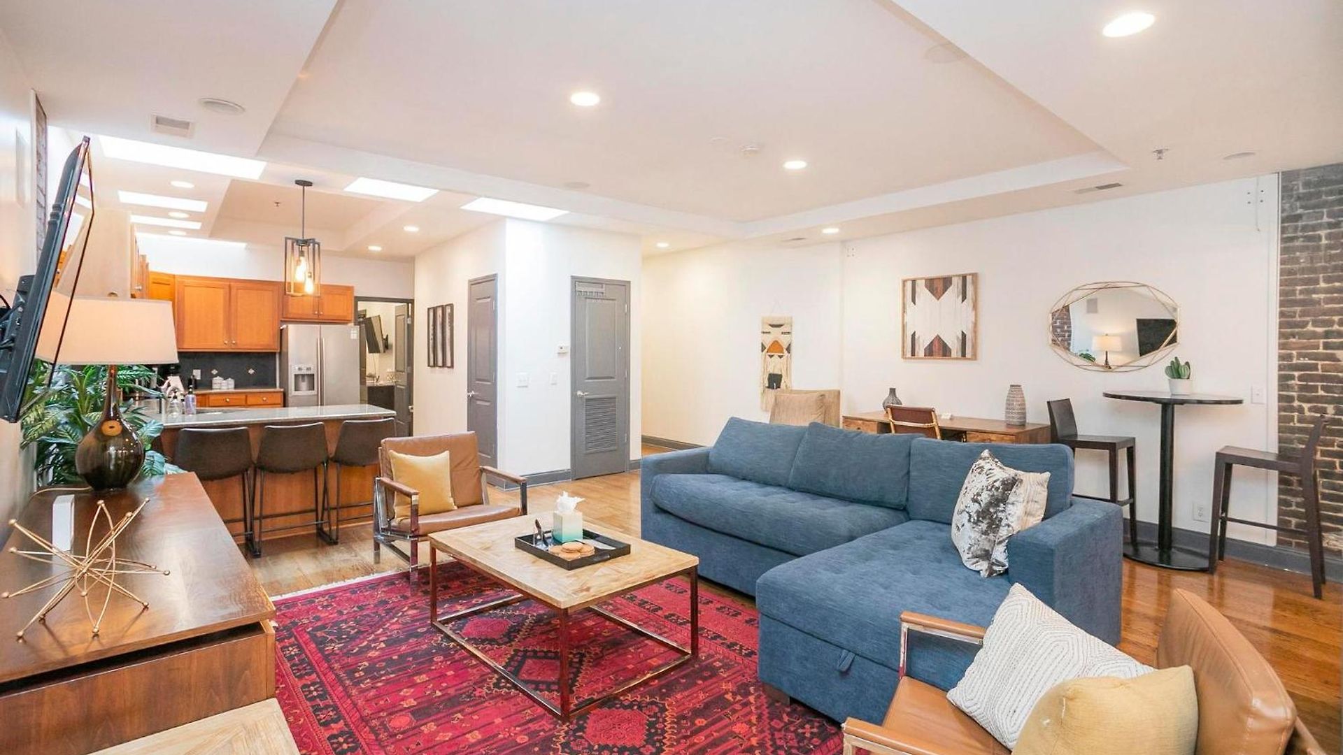 Spacious Penthouse On The Broadway Strip Apartment Nashville