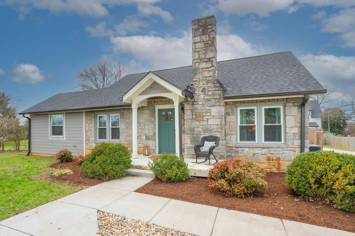 Beautiful In Donelson Close To Opryland Holiday home Nashville
