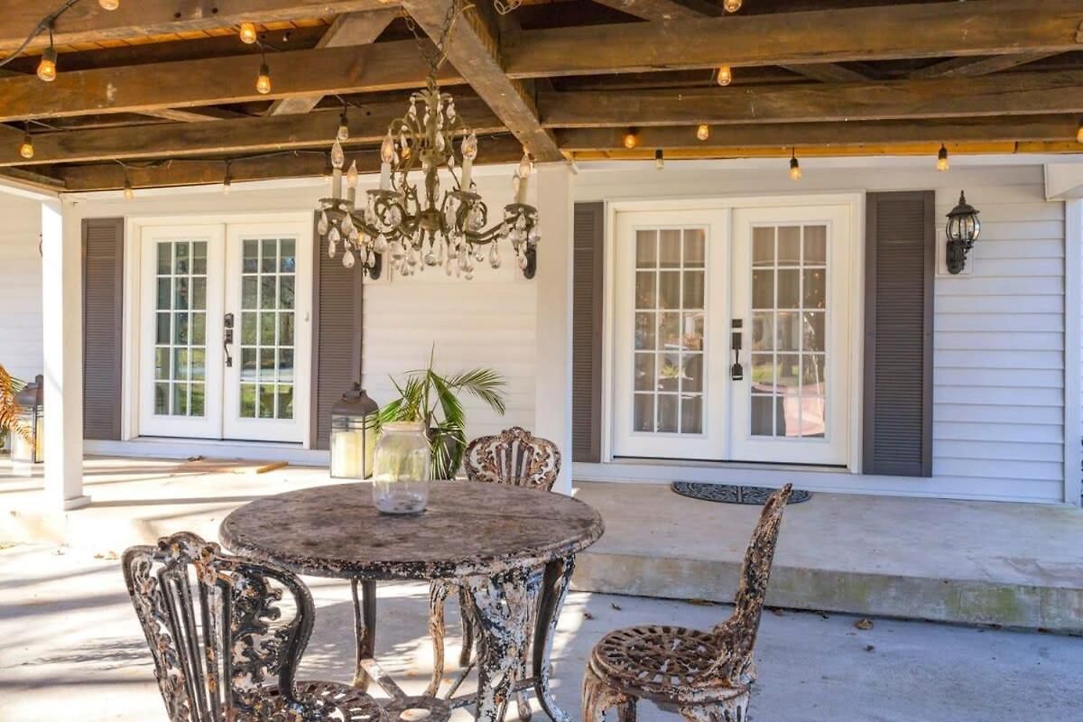 Enchanting Retreat 15 Minutes To Holiday home