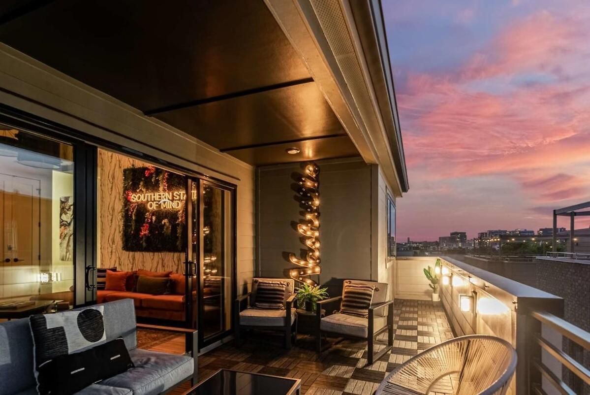 Stylish New Gulch Rooftop Deck W Views Nashville
