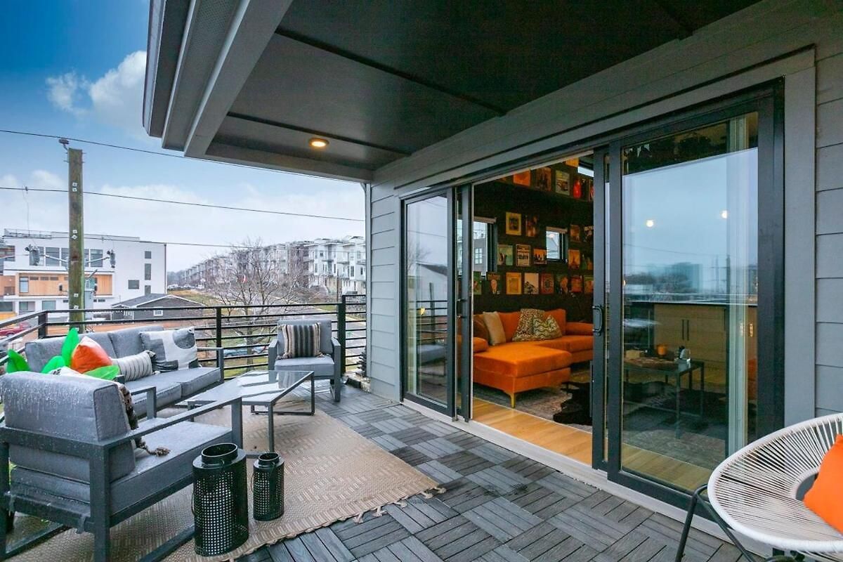 Stylish New Gulch Rooftop Deck W Views * Nashville