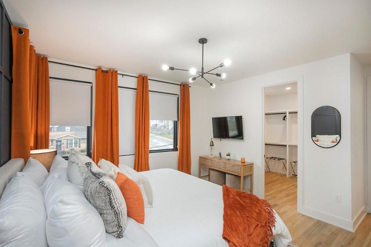Holiday home Stylish New Gulch Rooftop Deck W Views *