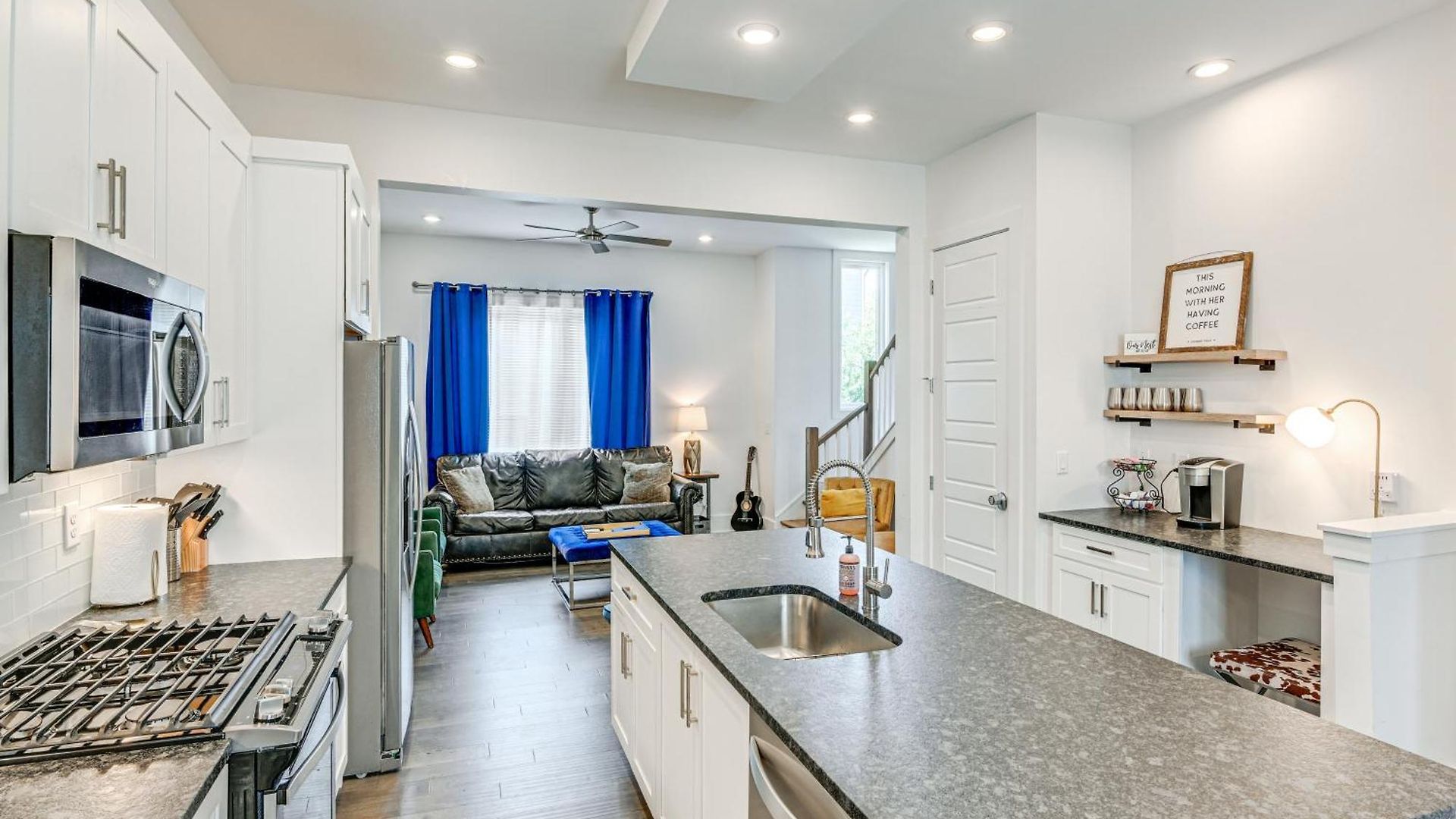 Bright Townhome ~ 5 Mi To Downtown! *
