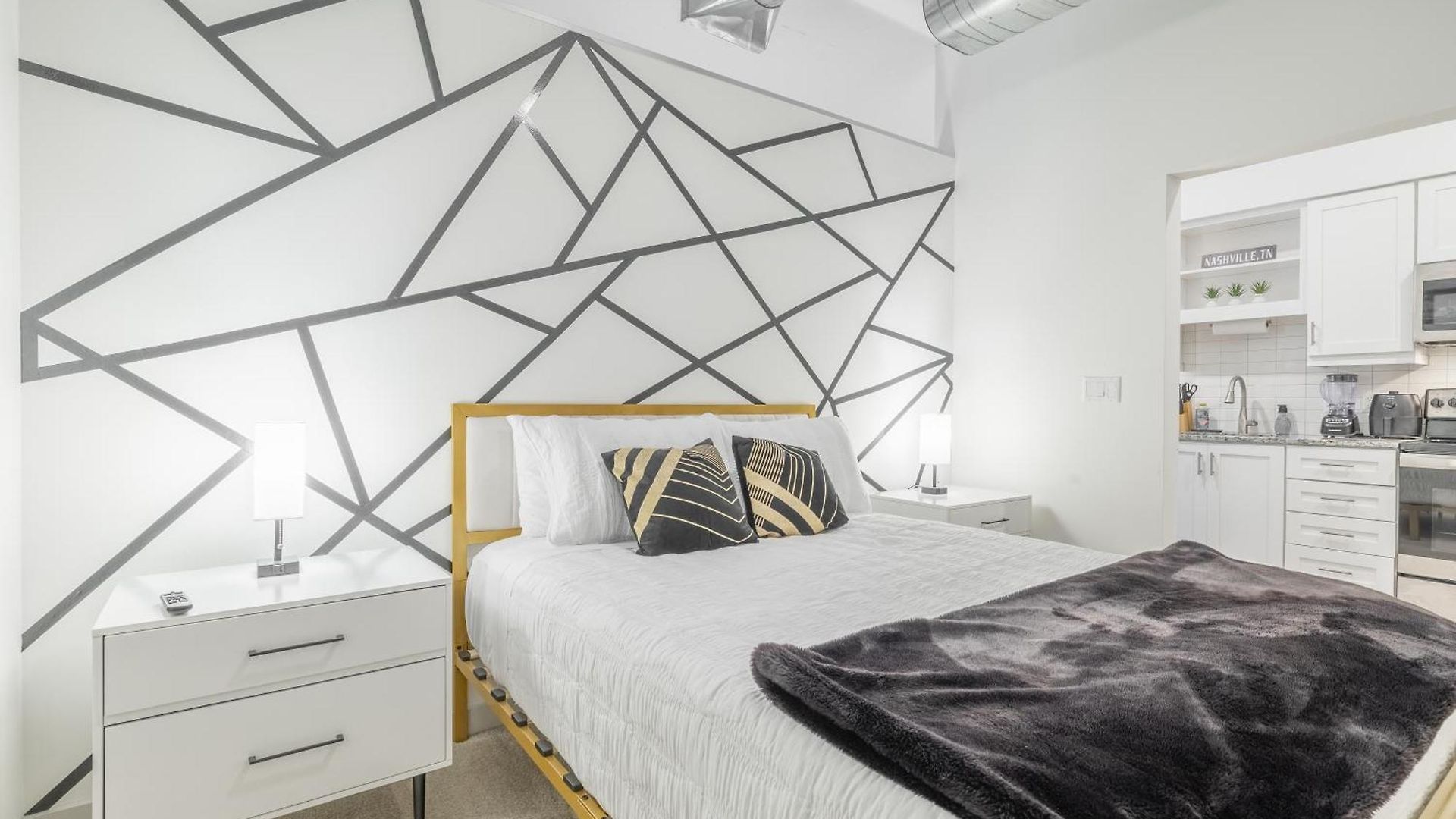 Apartment New In Nashville, Pool Gym Rooftop & Laundry 5 Min From Broadway *