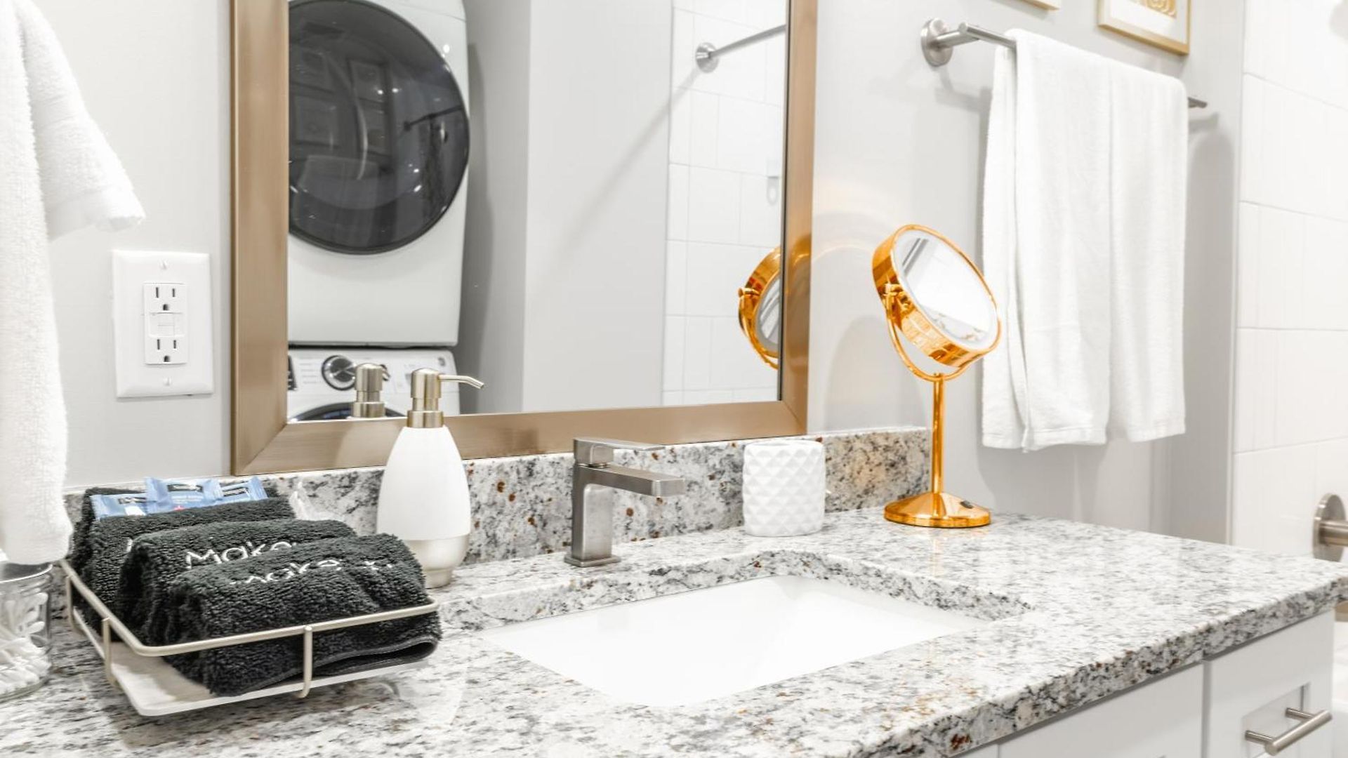 New In Nashville, Pool Gym Rooftop & Laundry 5 Min From Broadway * Nashville
