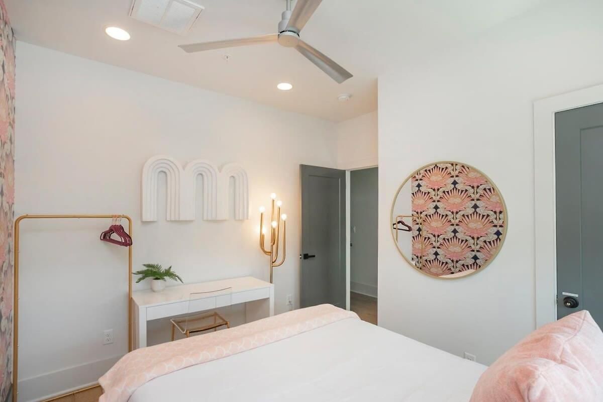 Fabulous Location Walk To Food & Bars Roof Deck * Nashville
